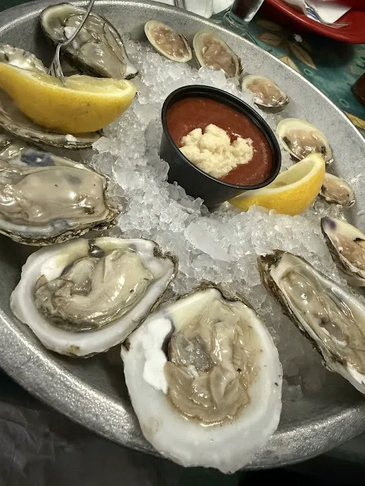 Gilligan's Clam Bar & Grill Picture 3