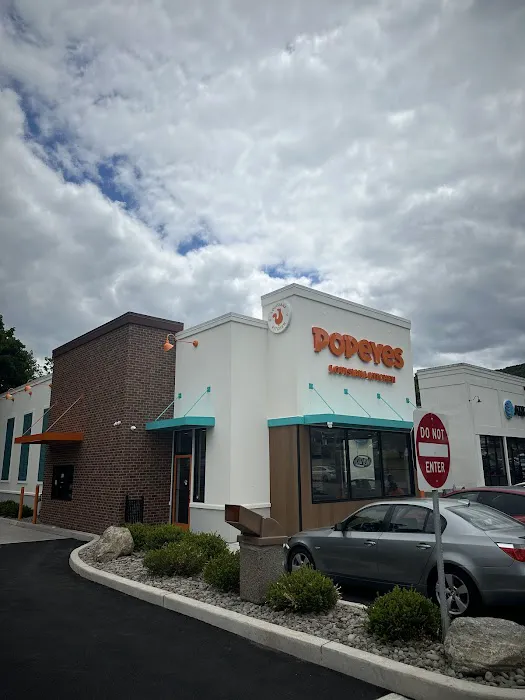 Popeyes Louisiana Kitchen Picture 2