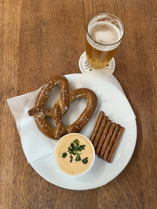 La Redonda Tavern - Round Table Brewery Picture 5