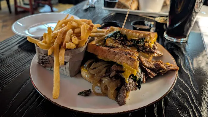 J. Murphy's On Main Picture 3