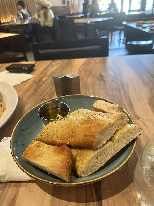 Al Di La Pizzeria & Bistro Picture 9