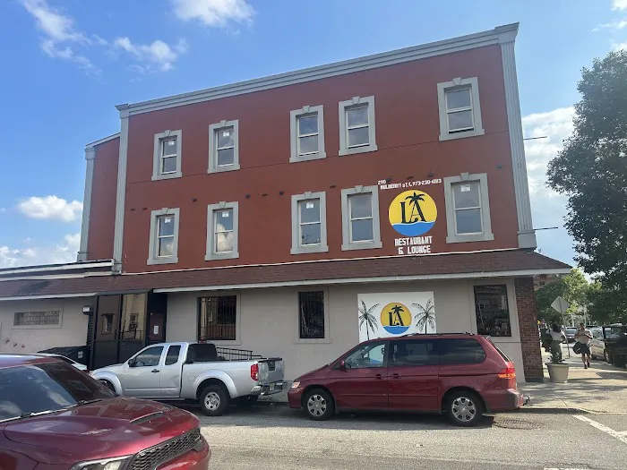 LA Restaurant & Lounge Picture 9