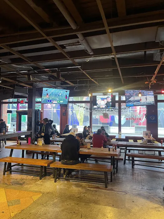 Redd's Biergarten Picture 6