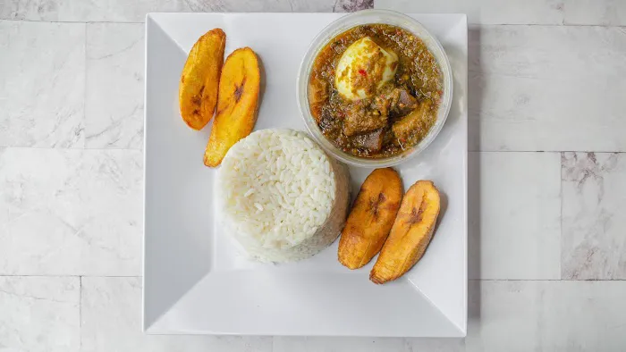 AGEGE BUKKAH RESTAURANT Picture 5