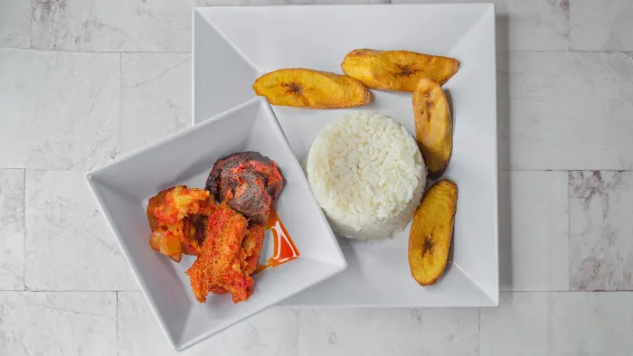 AGEGE BUKKAH RESTAURANT Picture 7