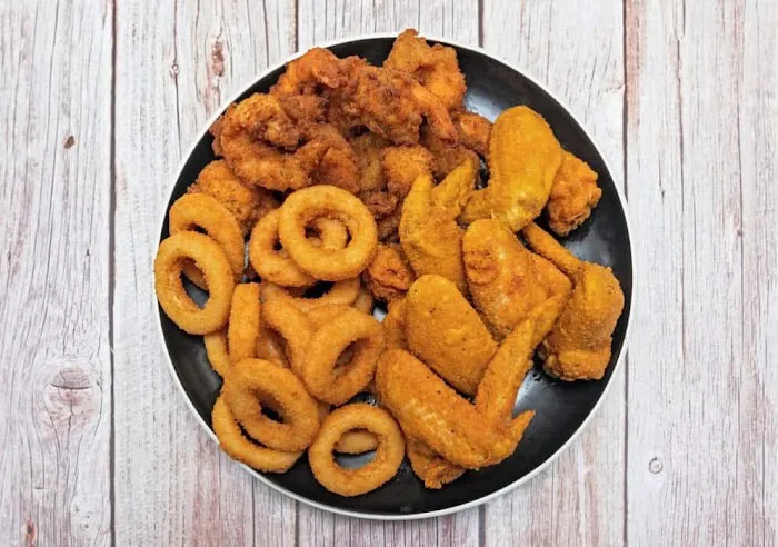 GOLDEN WINGS FISH & CHICKEN THE BEST CHICKEN IN TOWN Picture 8