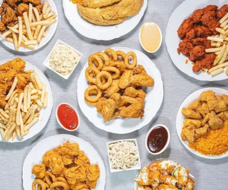 GOLDEN WINGS FISH & CHICKEN THE BEST CHICKEN IN TOWN