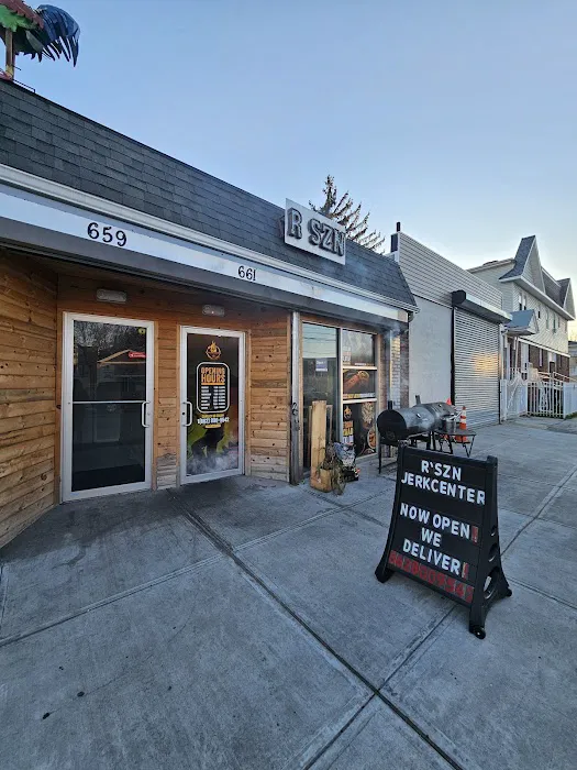 R'SZN Caribbean Jerk Center Picture 6