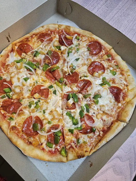 Gino's Pizza Picture 2