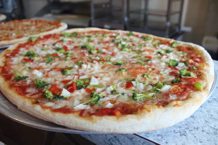 Gino's Pizza Picture 5