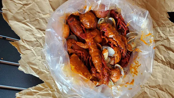 Snap Back Seafood Picture 7