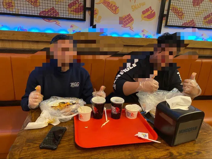 Snap Back Seafood Picture 2