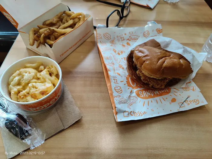 Popeyes Louisiana Kitchen Picture 7