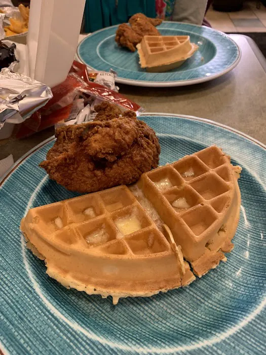 Bruno's Chicken & Waffles (halal) Picture 10