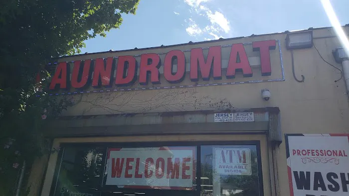 Bruno's Chicken & Waffles (halal) Picture 1