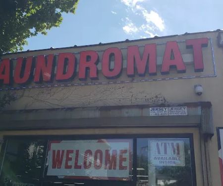 Bruno's Chicken & Waffles (halal)