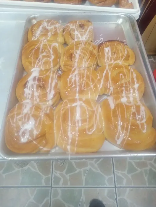 Chavelita's Restaurante y Panaderia Picture 1