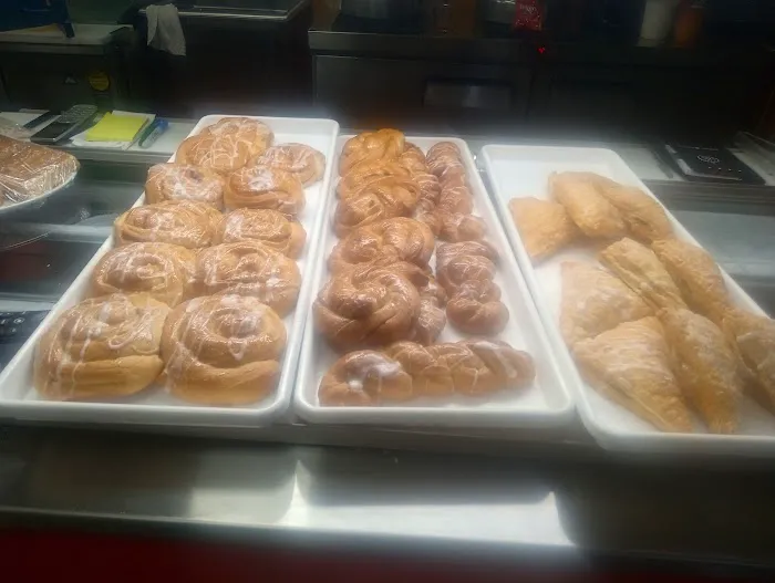 Chavelita's Restaurante y Panaderia Picture 7