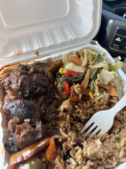 Smiley's West Indian American Restaurant Picture 8