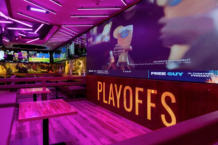 Playoffs Sports Lounge Picture 3