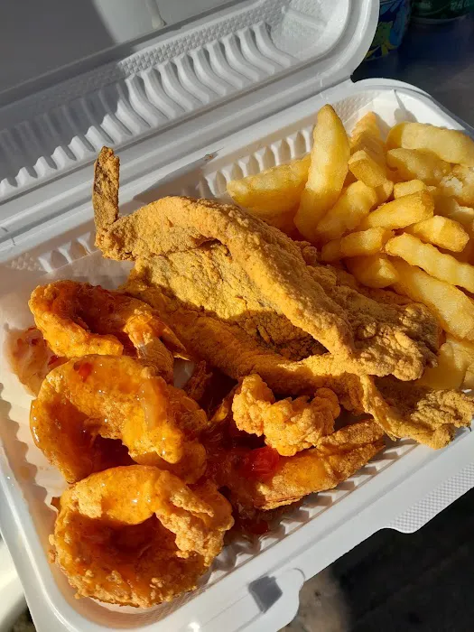 BUTTON'S KITCHEN LLC Picture 3