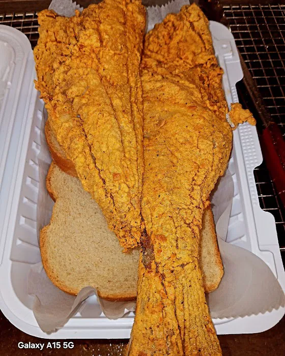 BUTTON'S KITCHEN LLC Picture 9