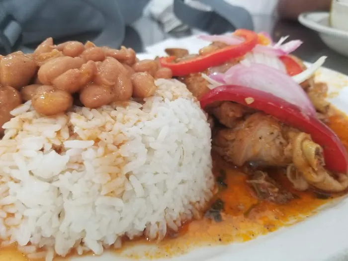 La Parada Dominicana/Santo Domingo Stop Restaurant Picture 3