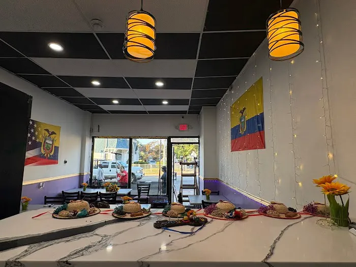 Ecuavilla’s restaurant food Picture 1