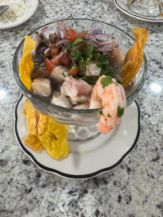 Ecuavilla’s restaurant food Picture 2