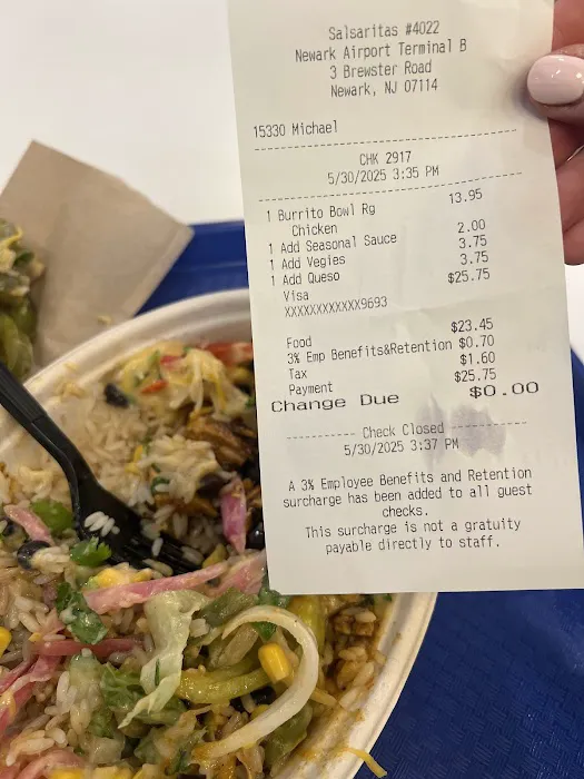 Salsarita's Fresh Mexican Grill Picture 3