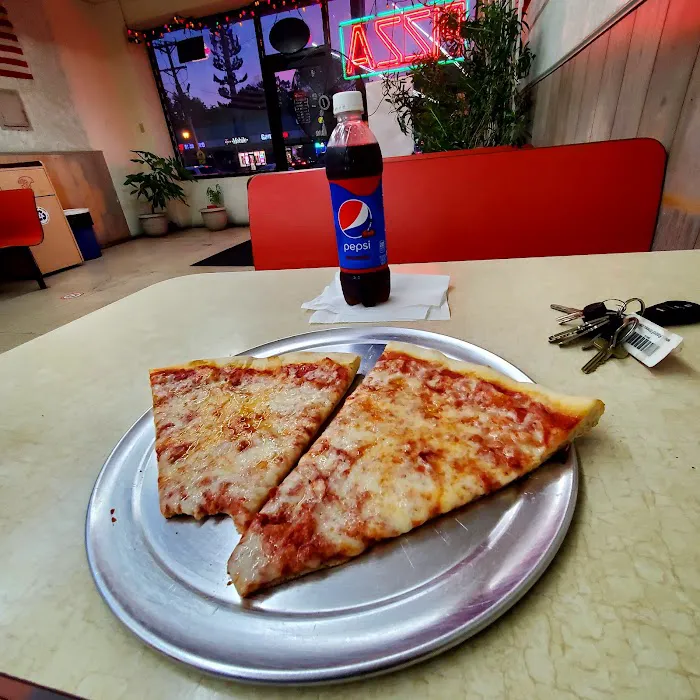 Dominick's Pizza Shoppes Picture 4