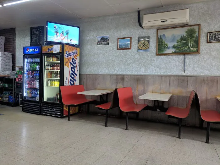 Dominick's Pizza Shoppes Picture 6