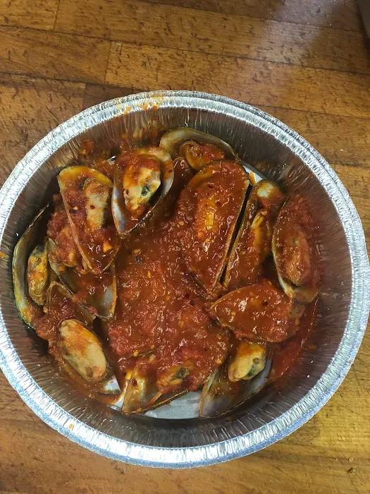 M&M Pizza Restaurant Picture 1