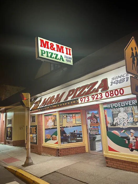 M&M Pizza Restaurant Picture 2