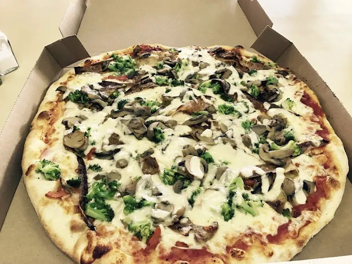 M&M Pizza Restaurant Picture 9