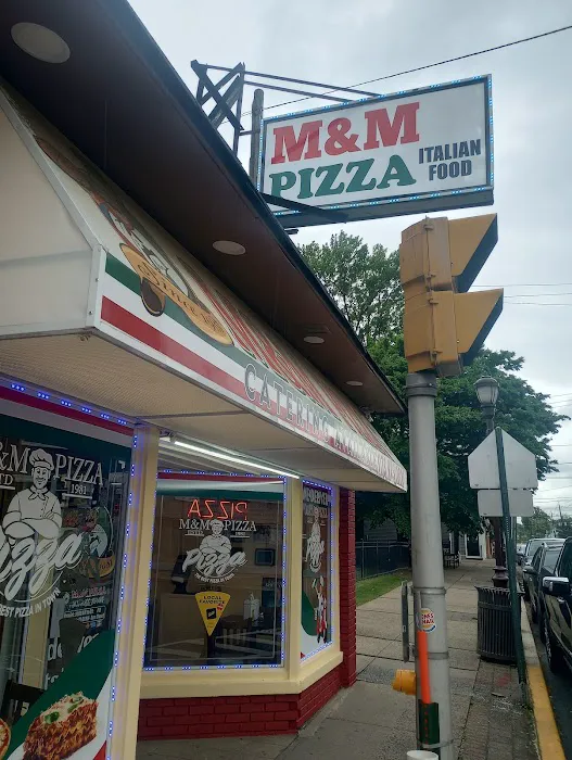 M&M Pizza Restaurant Picture 5