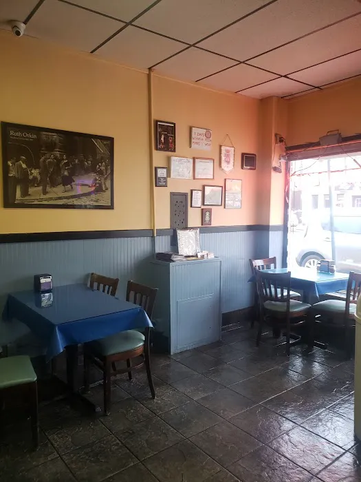 M&M Pizza Restaurant Picture 4