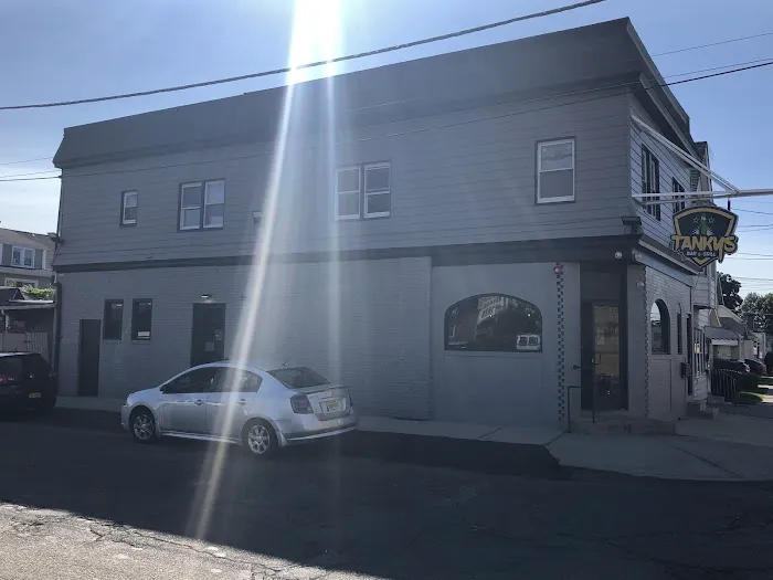 Tankys Bar & Grill Picture 9