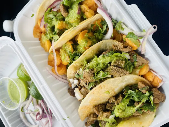 El Chingon Tex-Mex Restaurante & Bar Picture 10