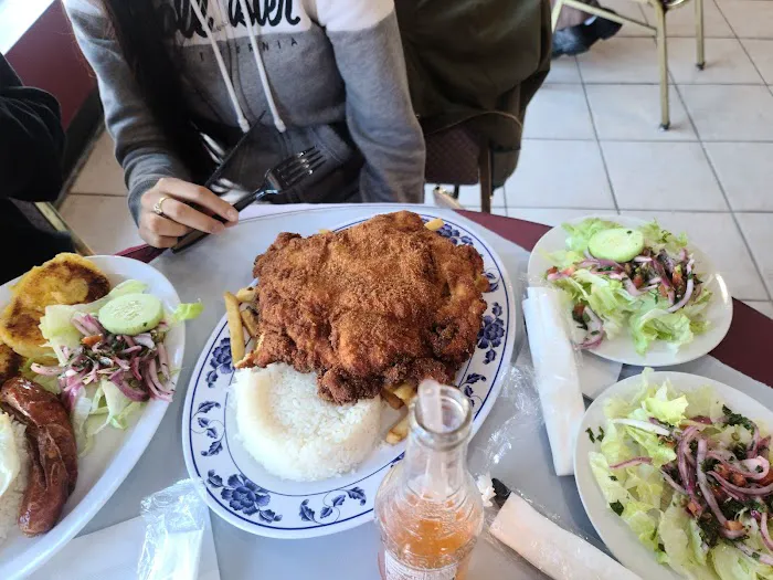 Mi Lindo Ecuador Restaurant & Fish Market Picture 10