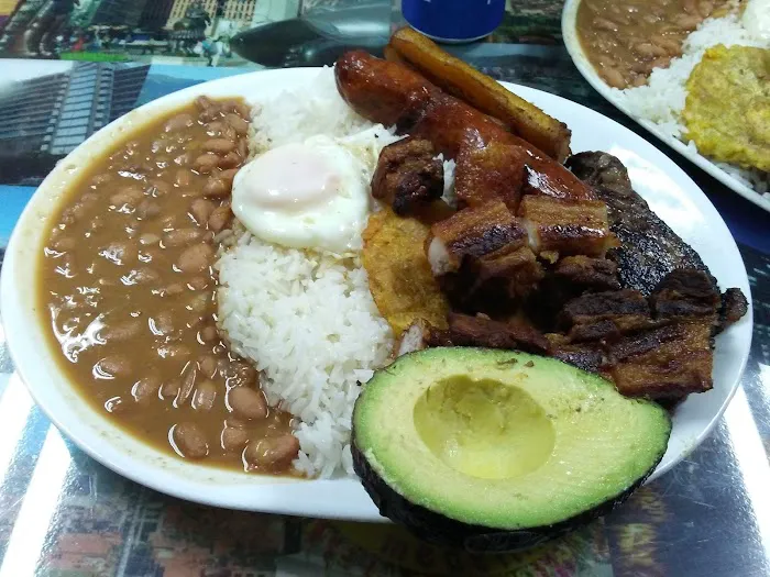 El Paisa Happy Chicken Picture 10