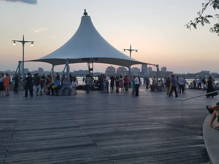 La Farandula Picture 9