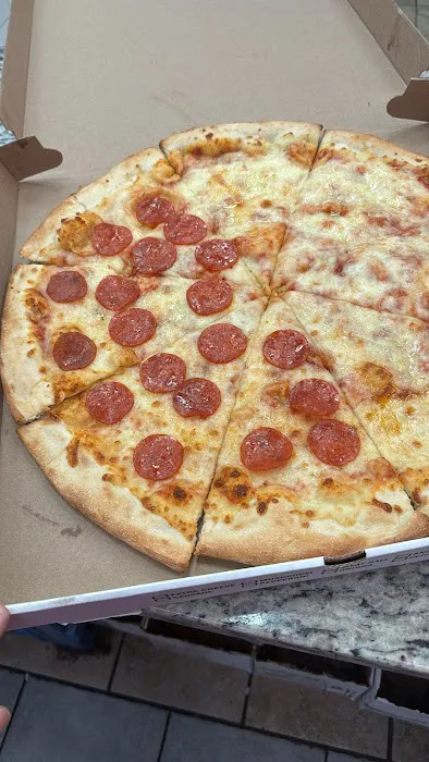 Royal Fried Chicken and Gyro Picture 3