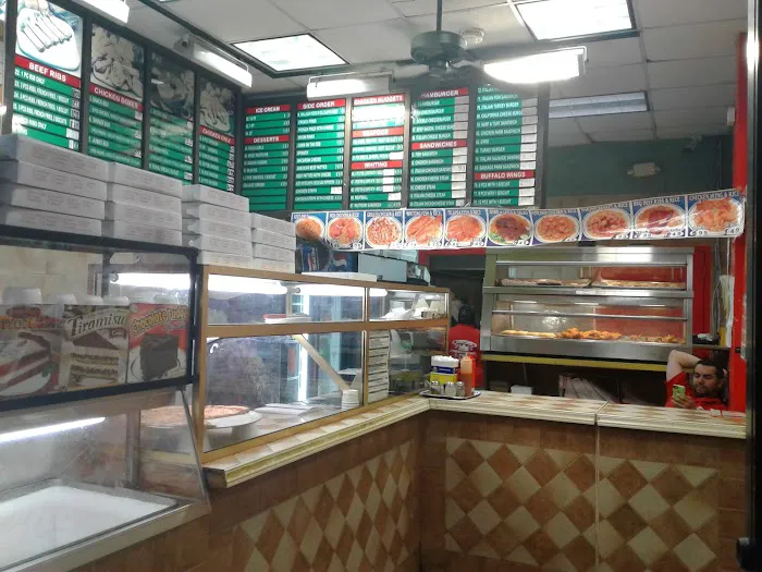 Royal Fried Chicken and Gyro Picture 2