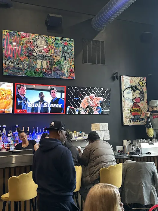 Envy Bar & Grille Picture 6