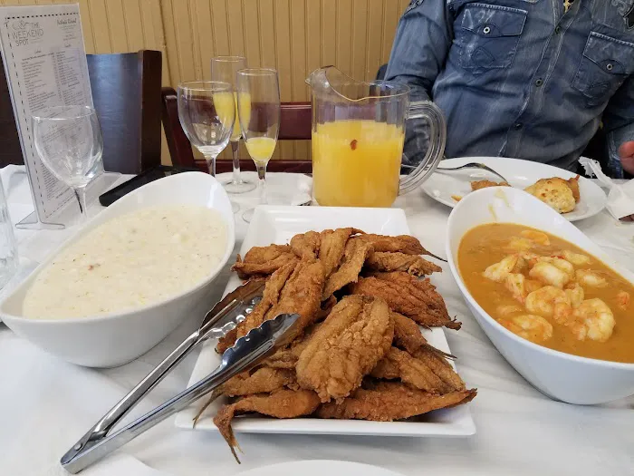 The Weekend Spot Restaurant Picture 6