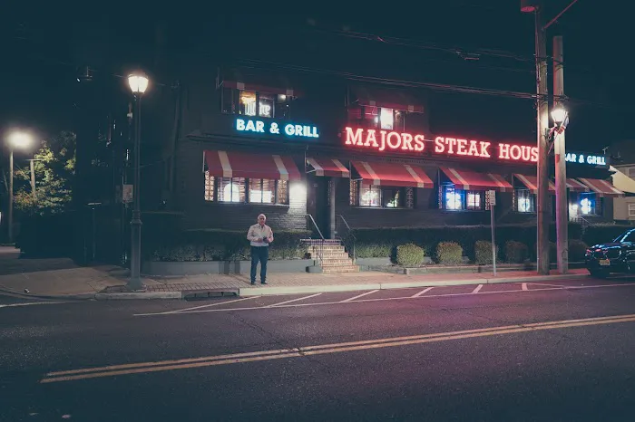 Majors Steak House Picture 6