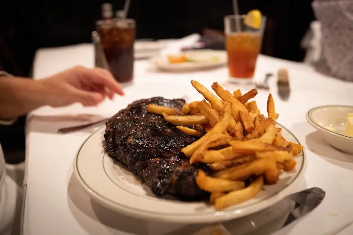 Majors Steak House Picture 8