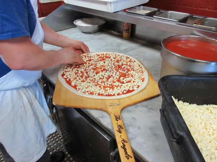 Calabria Pizzeria Picture 9