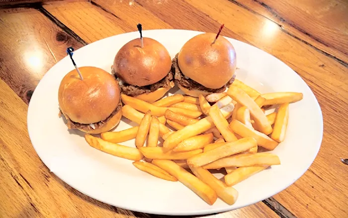 Brixx Bar and Grill Picture 8